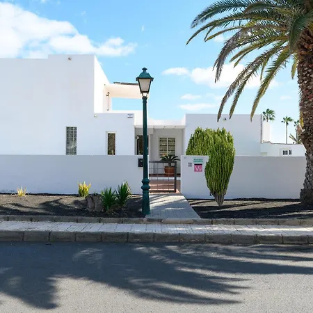 Golf Lanzarote فيلة *